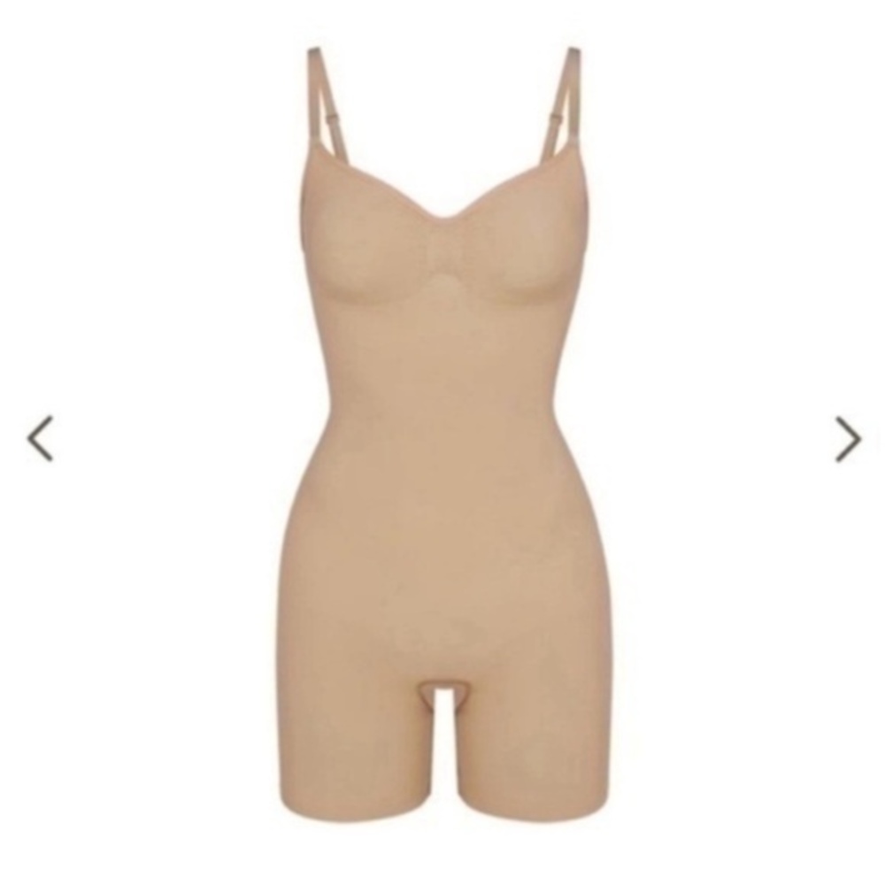 SKIMS SEAMLESS SCULPT MID THIGH BODYSUIT CLAY BEIGE MEDIUM